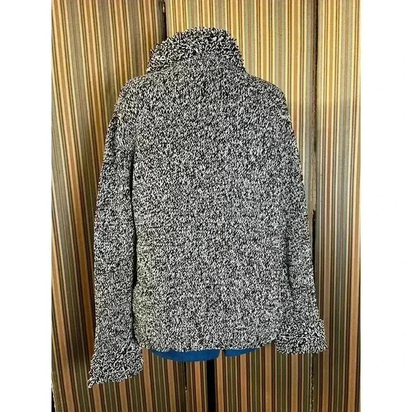 Cozy Black and White Marled Knit Sweater with Textured Cuffs and Collar - Picture 5 of 8